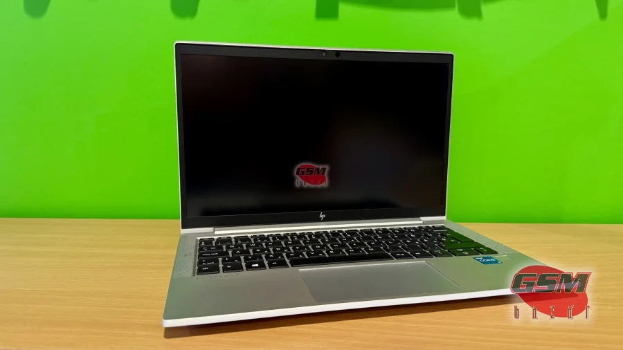 HP Elitebook 830 G8